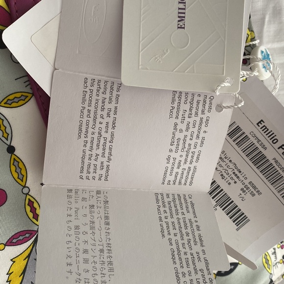 Gorgeous clutch that can be a crossbody (strap still packaged) nwt - Picture 6 of 6